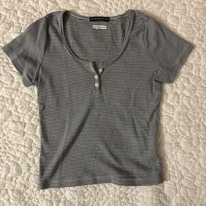 Women’s Striped navy and White Top brandy melville